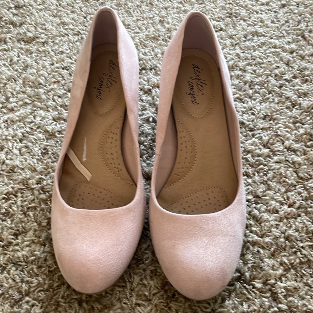 Dexflex Comfort pink faux suede heels, size 9.5 wide